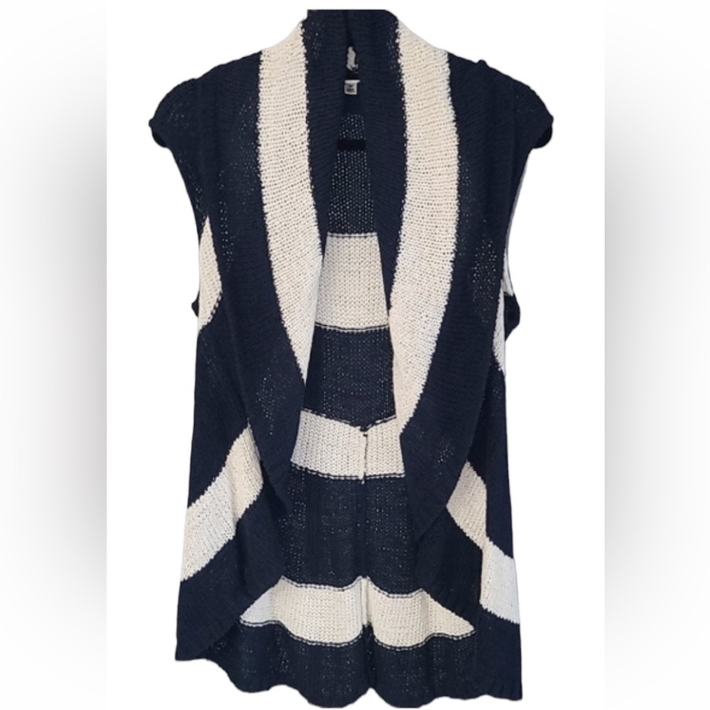 CAbi Euc Cabi Skipper
Vest style Size M